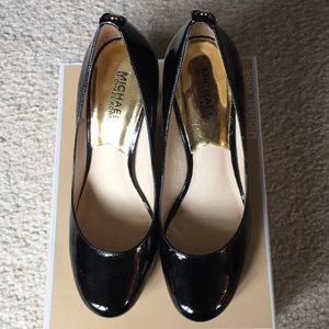 Michael Kors pumps